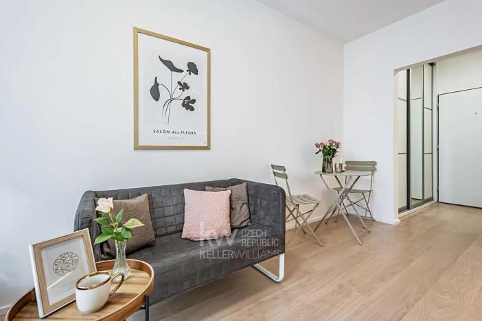 Prodej bytu 2+kk, Praha - Uhříněves, náměstí Bratří Jandusů, 33 m2