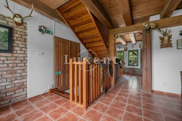 Prodej komerční nemovitosti, Stříbrná Skalice, 1700 m2