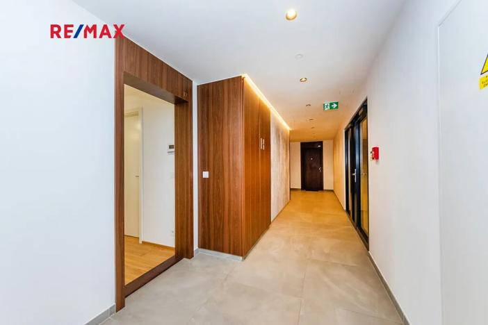 Prodej bytu 2+kk, Praha - Radlice, U Komína, 53 m2