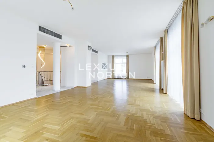 Prodej bytu 6+kk a větší, Praha - Bubeneč, Rooseveltova, 386 m2