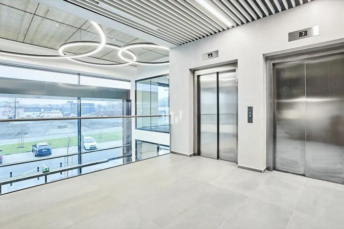 Pronájem kanceláře, Praha - Vysočany, Poděbradská, 200 m2