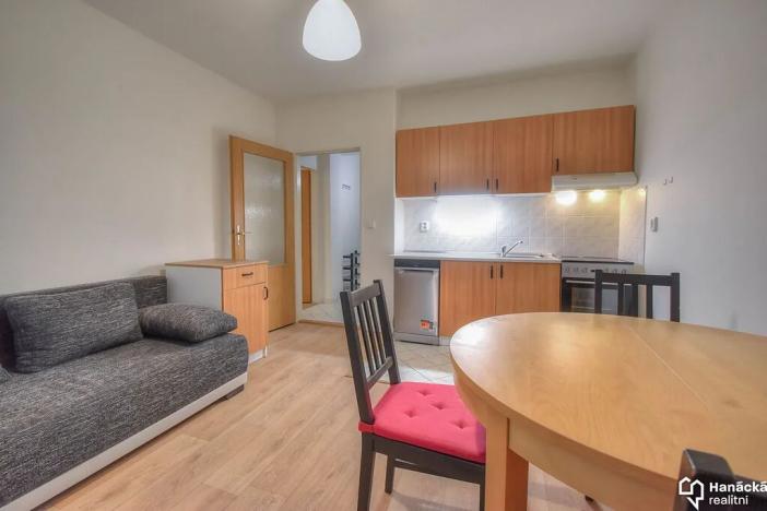 Pronájem bytu 2+kk, Olomouc, Rumunská, 44 m2