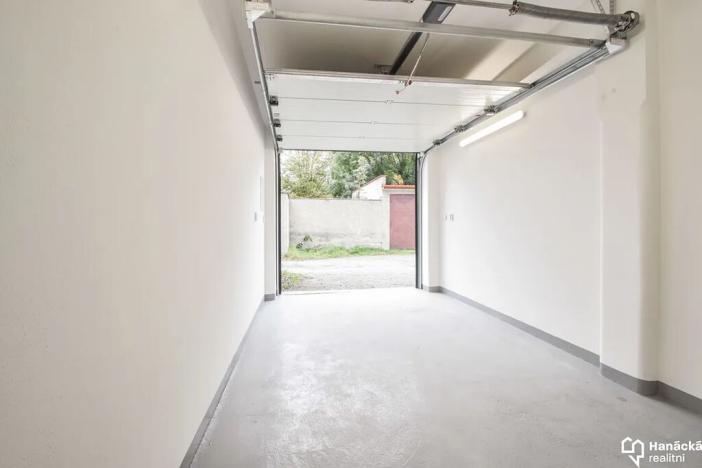 Pronájem garáže, Olomouc, U cukrovaru, 15 m2