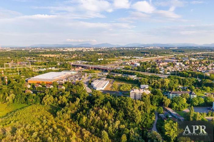 Prodej obchodního prostoru, Ostrava, 19777 m2