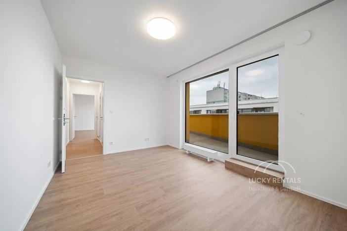 Pronájem bytu 1+kk, Praha - Chodov, Líbalova, 27 m2