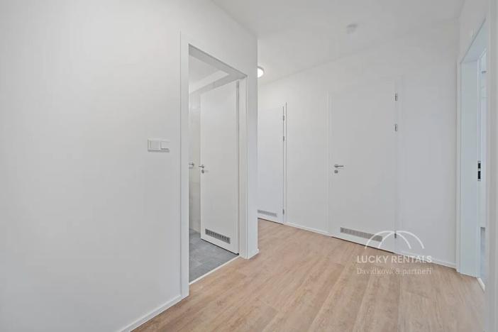 Pronájem bytu 1+kk, Praha - Chodov, Líbalova, 27 m2
