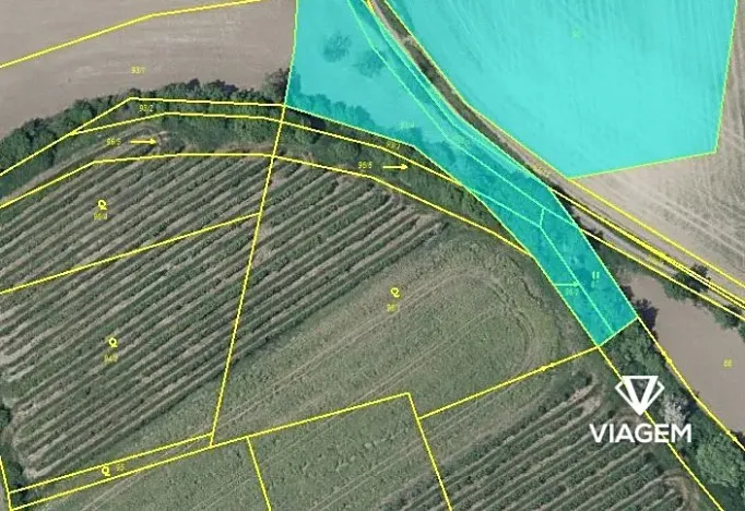 Prodej podílu pole, Staré Hrady, 1049 m2
