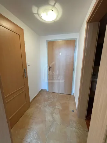 Pronájem bytu 1+kk, Praha - Prosek, Na vyhlídce, 37 m2