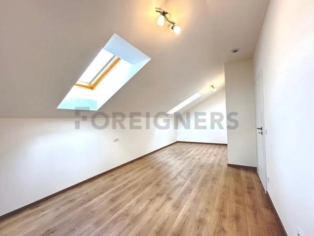 Pronájem rodinného domu, Praha, 159 m2