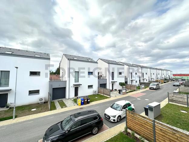 Pronájem rodinného domu, Praha, 159 m2