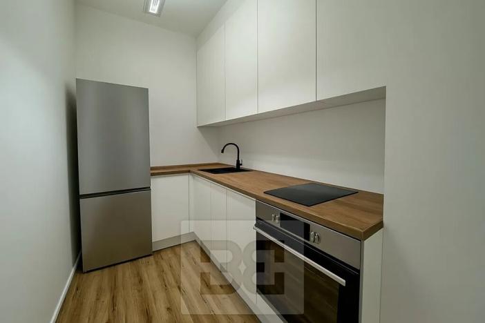 Pronájem bytu 1+kk, Brno, Komárovská, 50 m2