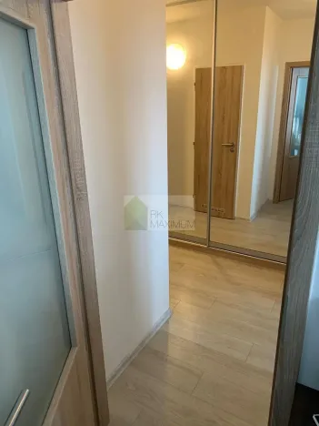 Pronájem bytu 2+kk, Praha - Kobylisy, Bojasova, 47 m2