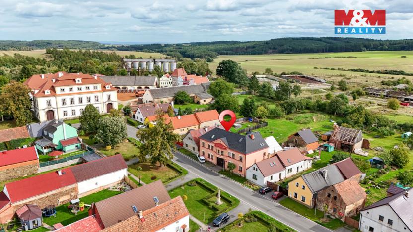 Prodej rodinného domu, Cebiv, 360 m2