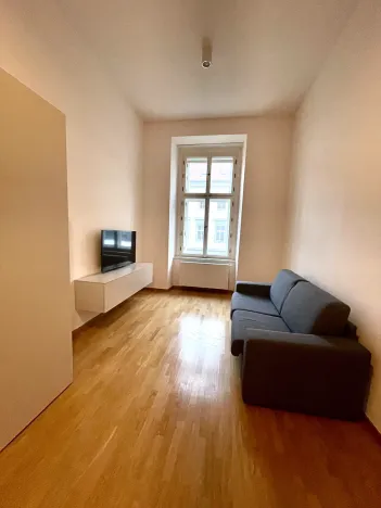 Pronájem bytu 2+kk, Praha - Karlín, Sokolovská, 75 m2