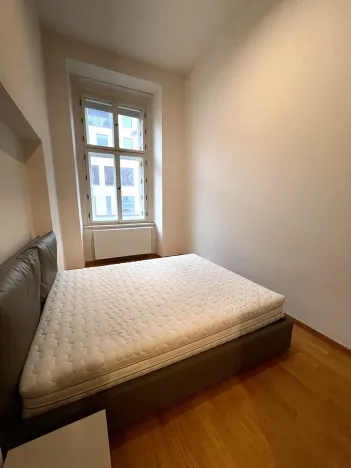 Pronájem bytu 2+kk, Praha - Karlín, Sokolovská, 75 m2