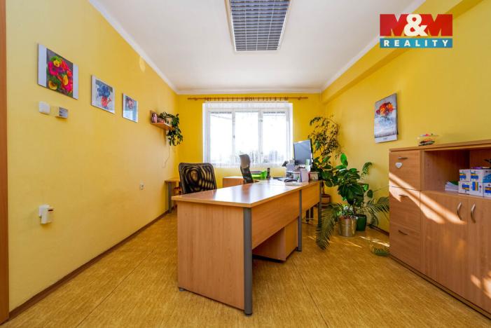 Prodej kanceláře, Oskořínek, Družstevní, 850 m2