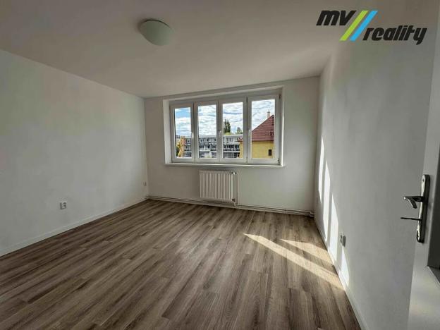 Pronájem bytu 2+kk, Praha - Břevnov, Cvičebná, 32 m2