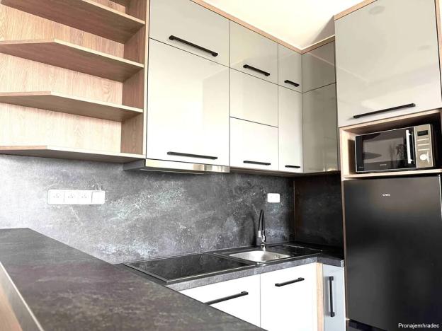 Pronájem bytu 1+kk, Hradec Králové, Pražská třída, 35 m2