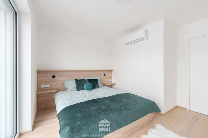 Prodej rodinného domu, Nebovidy, 359 m2