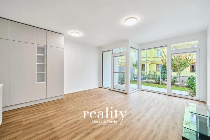 Pronájem bytu 1+kk, Znojmo, Jarošova, 34 m2