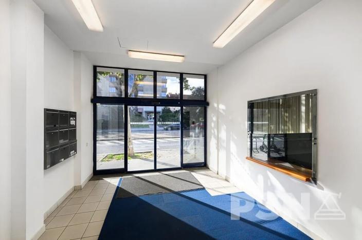 Pronájem kanceláře, Praha - Žižkov, Hartigova, 20 m2