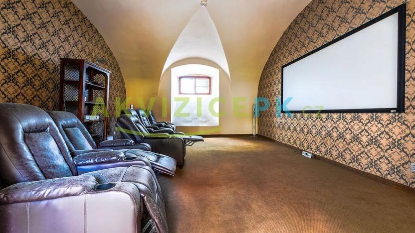 Prodej ubytování, Čechtice, nám. Dr. Tyrše, 1672 m2