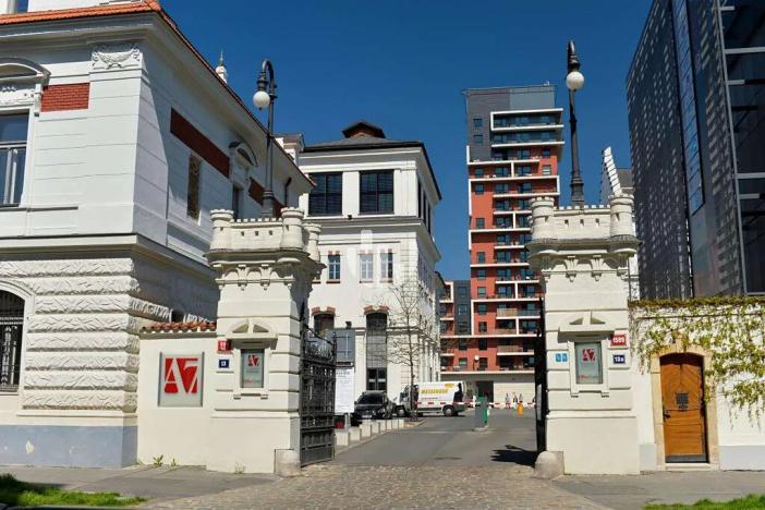 Pronájem kanceláře, Praha - Holešovice, U průhonu, 1400 m2