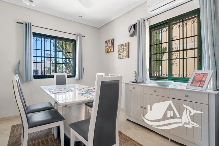 Prodej vily, Orihuela, Španělsko, 87 m2