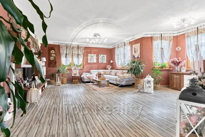 Prodej rodinného domu, Ostrov, 210 m2