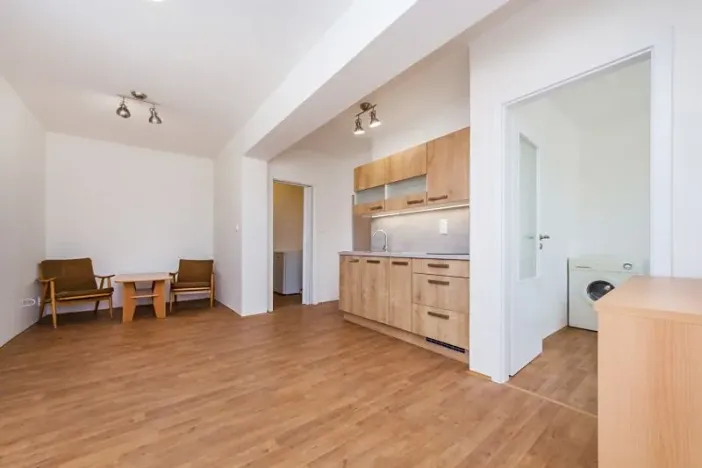 Prodej bytu 2+kk, Praha - Strašnice, Věšínova, 36 m2