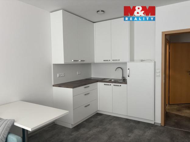 Pronájem bytu 1+kk, Pardubice - Polabiny, Labský Palouk, 32 m2