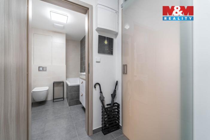 Prodej bytu 1+kk, Praha - Uhříněves, Oty Bubeníčka, 32 m2