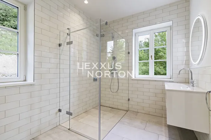 Pronájem vily, Praha - Dejvice, V Šáreckém údolí, 253 m2