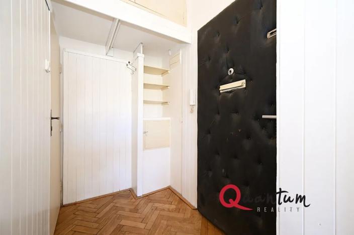 Pronájem bytu 1+kk, Praha - Holešovice, Veverkova, 29 m2