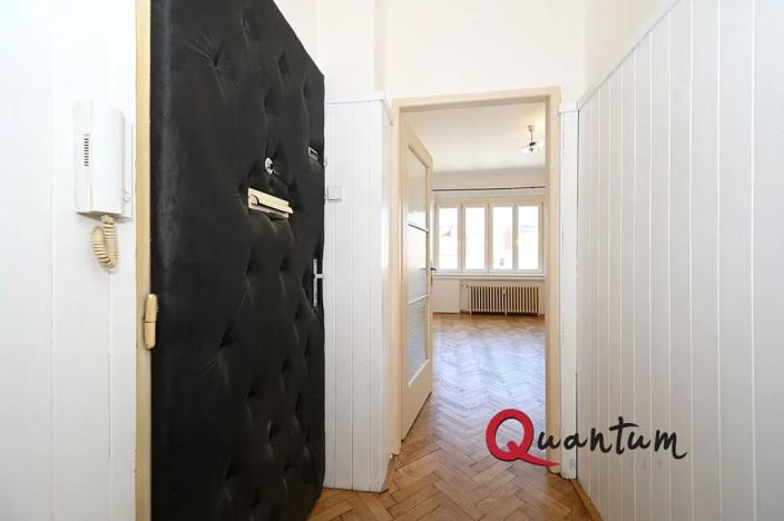 Pronájem bytu 1+kk, Praha - Holešovice, Veverkova, 29 m2