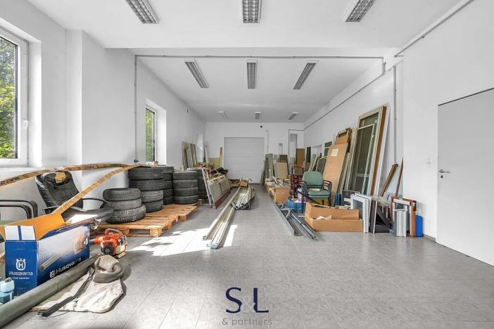 Prodej výrobních prostor, Milovice, Italská, 1819 m2