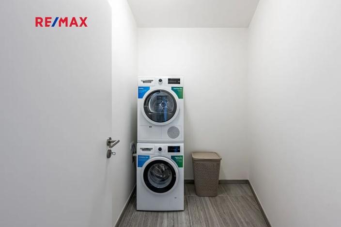 Pronájem bytu 1+kk, Praha - Karlín, Breitfeldova, 42 m2