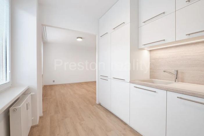 Pronájem bytu 2+kk, Praha - Vršovice, Arménská, 51 m2