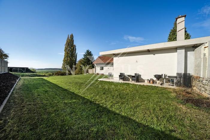 Prodej rodinného domu, Krakovany, 163 m2