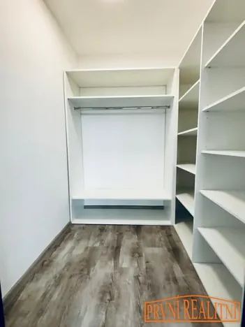 Pronájem bytu 1+1, Uherský Brod, nám. 1. máje, 29 m2