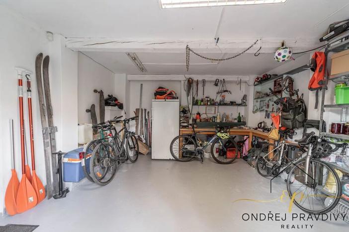 Prodej činžovního domu, Lety, Sokolská, 265 m2