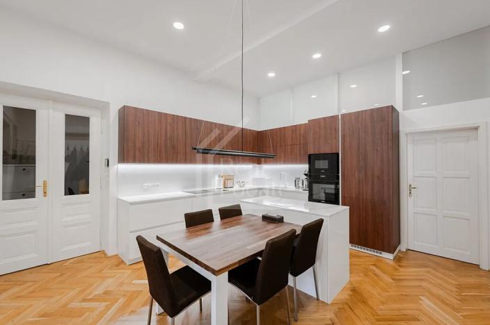 Prodej bytu 3+1, Praha - Nové Město, Soukenická, 107 m2