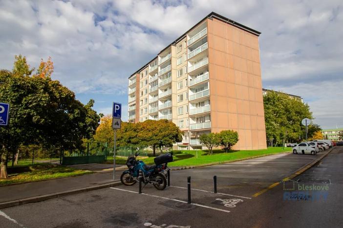 Pronájem bytu 1+kk, Praha - Černý Most, Doležalova, 34 m2