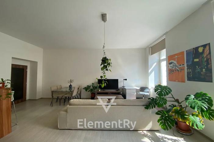 Pronájem bytu 2+kk, Hradec Králové, Komenského, 65 m2