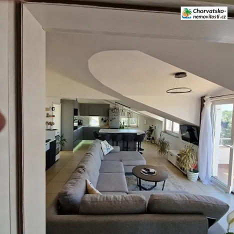 Prodej bytu 3+1, Novalja, Chorvatsko, 81 m2