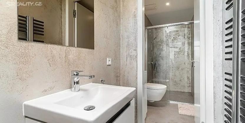 Prodej atypického bytu, Praha - Smíchov, Holečkova, 182 m2