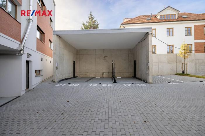 Prodej bytu 2+kk, Praha - Hrdlořezy, Českobrodská, 57 m2