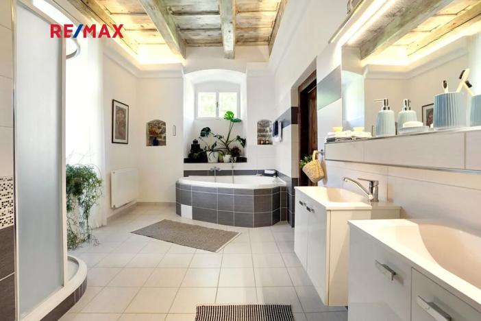 Prodej rodinného domu, Včelákov, 358 m2