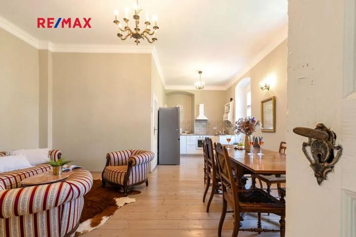 Prodej rodinného domu, Včelákov, 358 m2