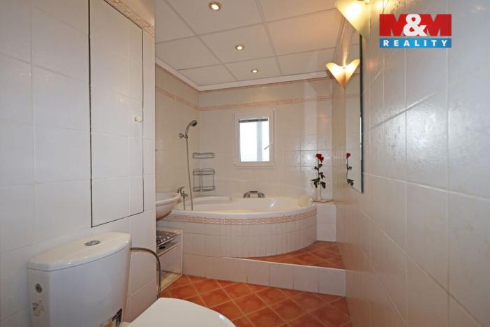 Prodej bytu 4+1, Karlovy Vary - Doubí, Modenská, 77 m2